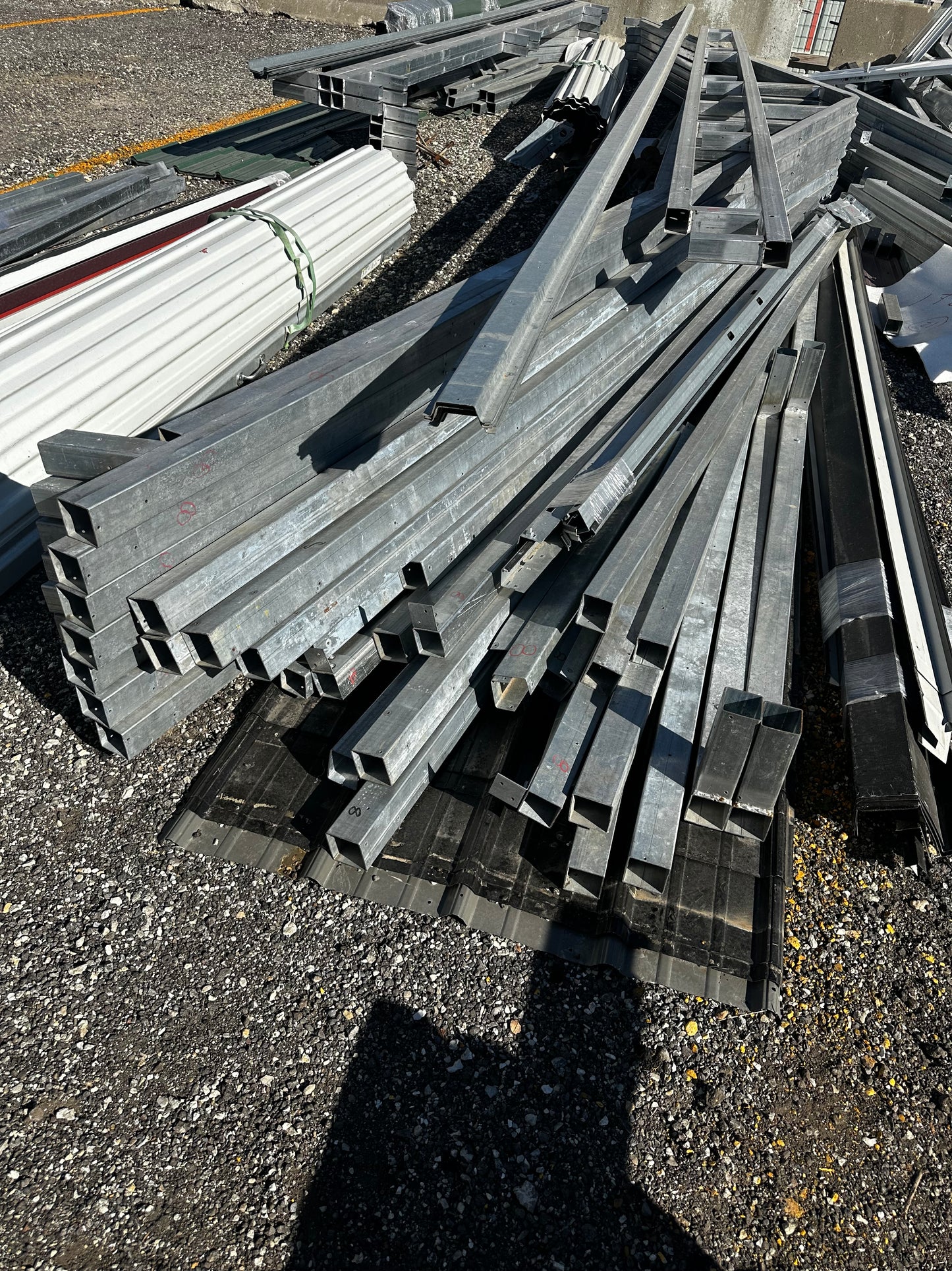 30x30x9 GARAGE METAL