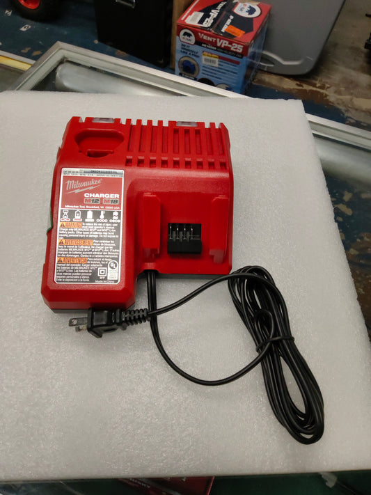 Milwaukee M12 and M18 12-Volt/18-Volt Lithium-Ion Multi-Voltage Rapid Battery Charger